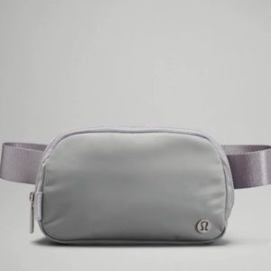 Lululemon Everywhere Belt Bag in Silver Drop